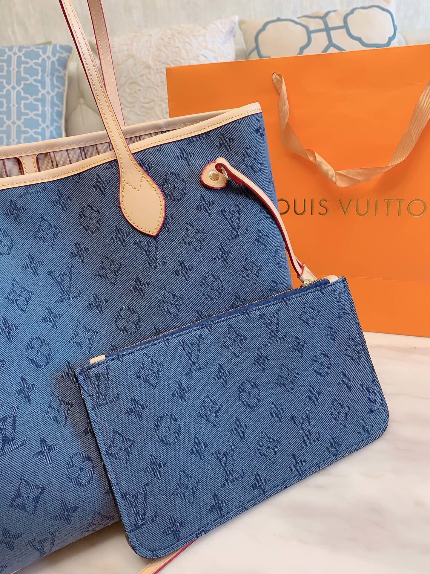 LV $77 gallery