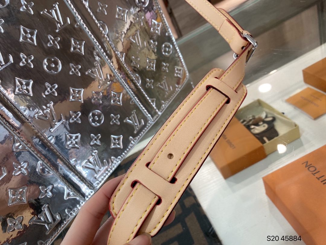 LV $78 gallery