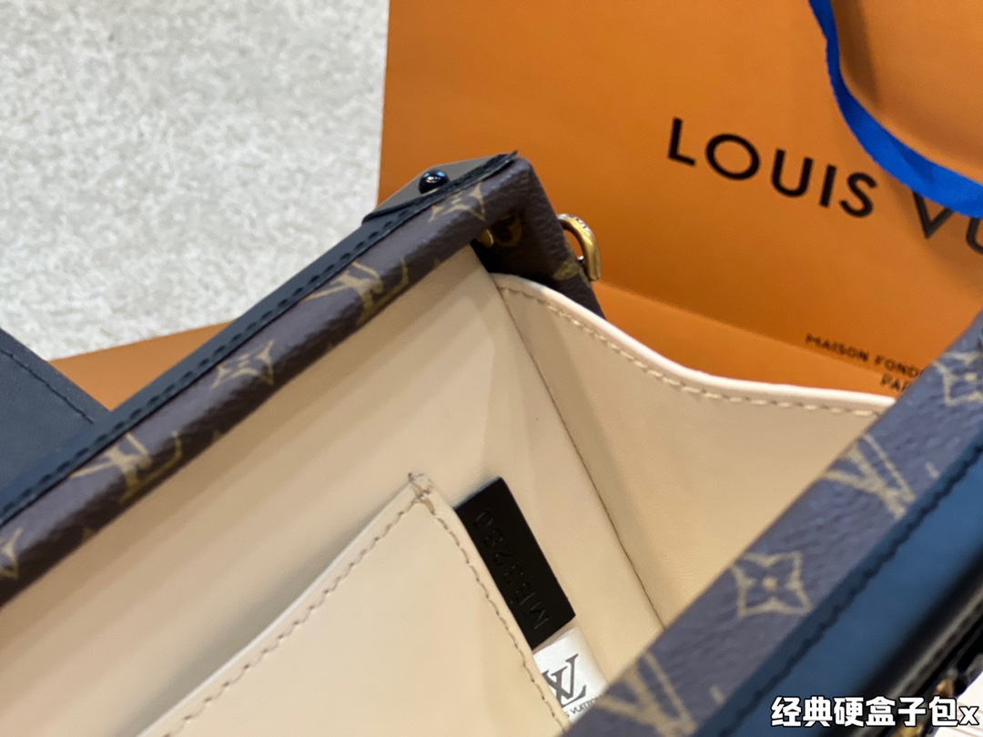 LV $78 gallery