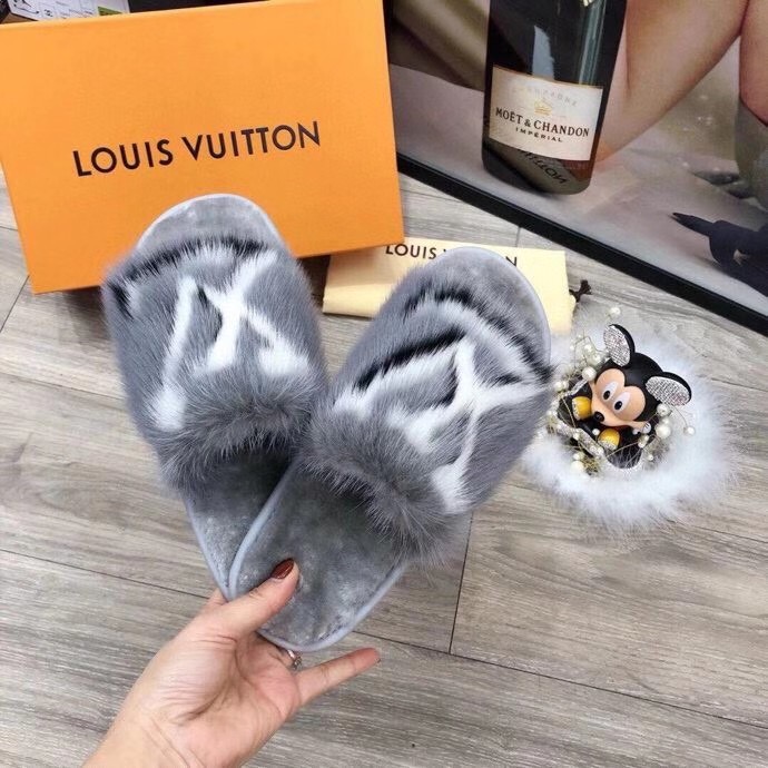 LV $79 gallery