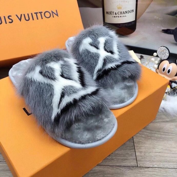 LV $79 gallery