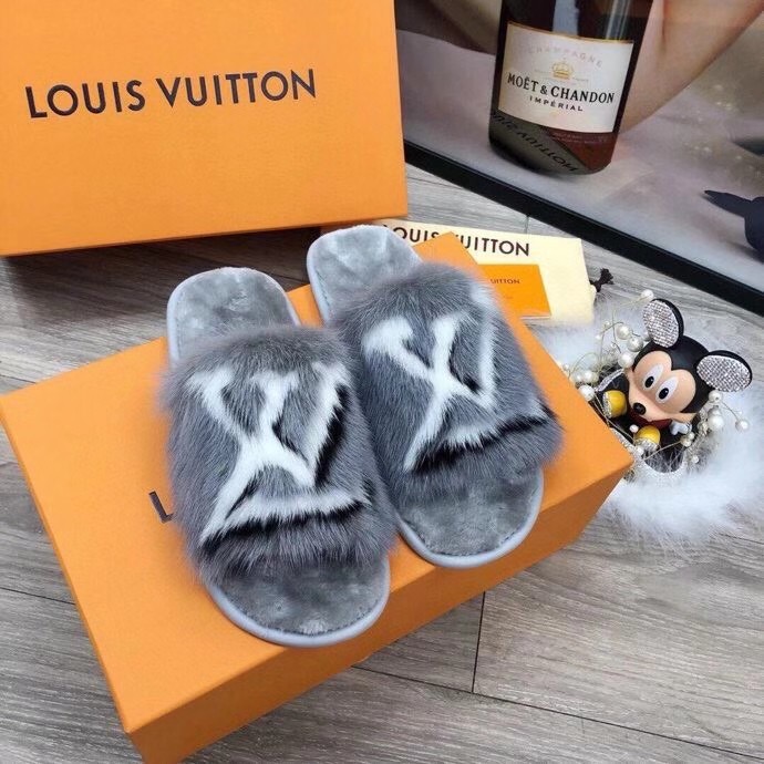 LV $79 gallery