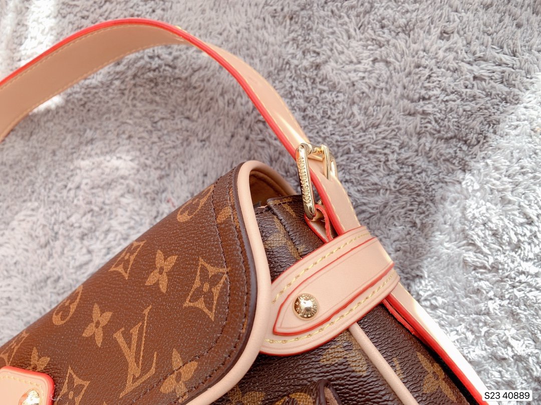 LV $80 gallery