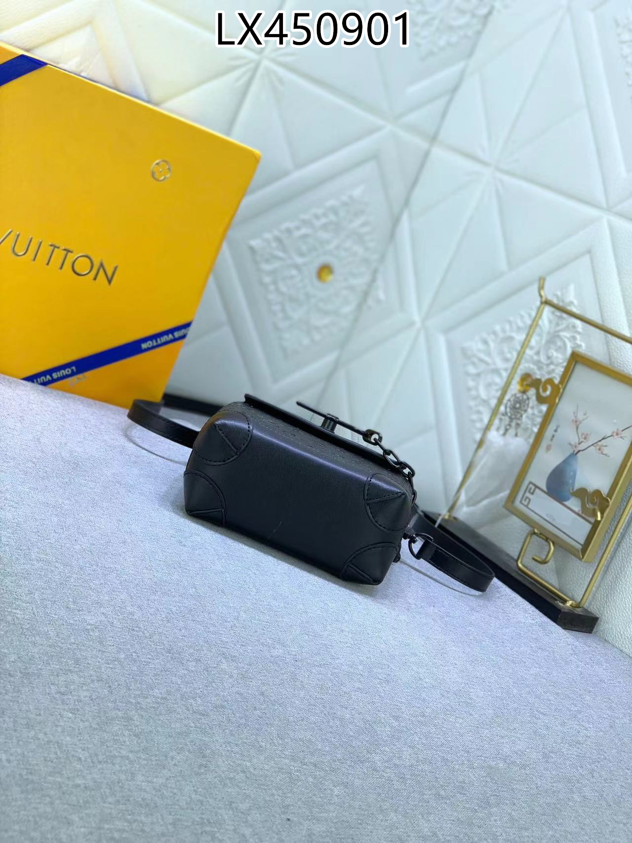 LV $80 gallery