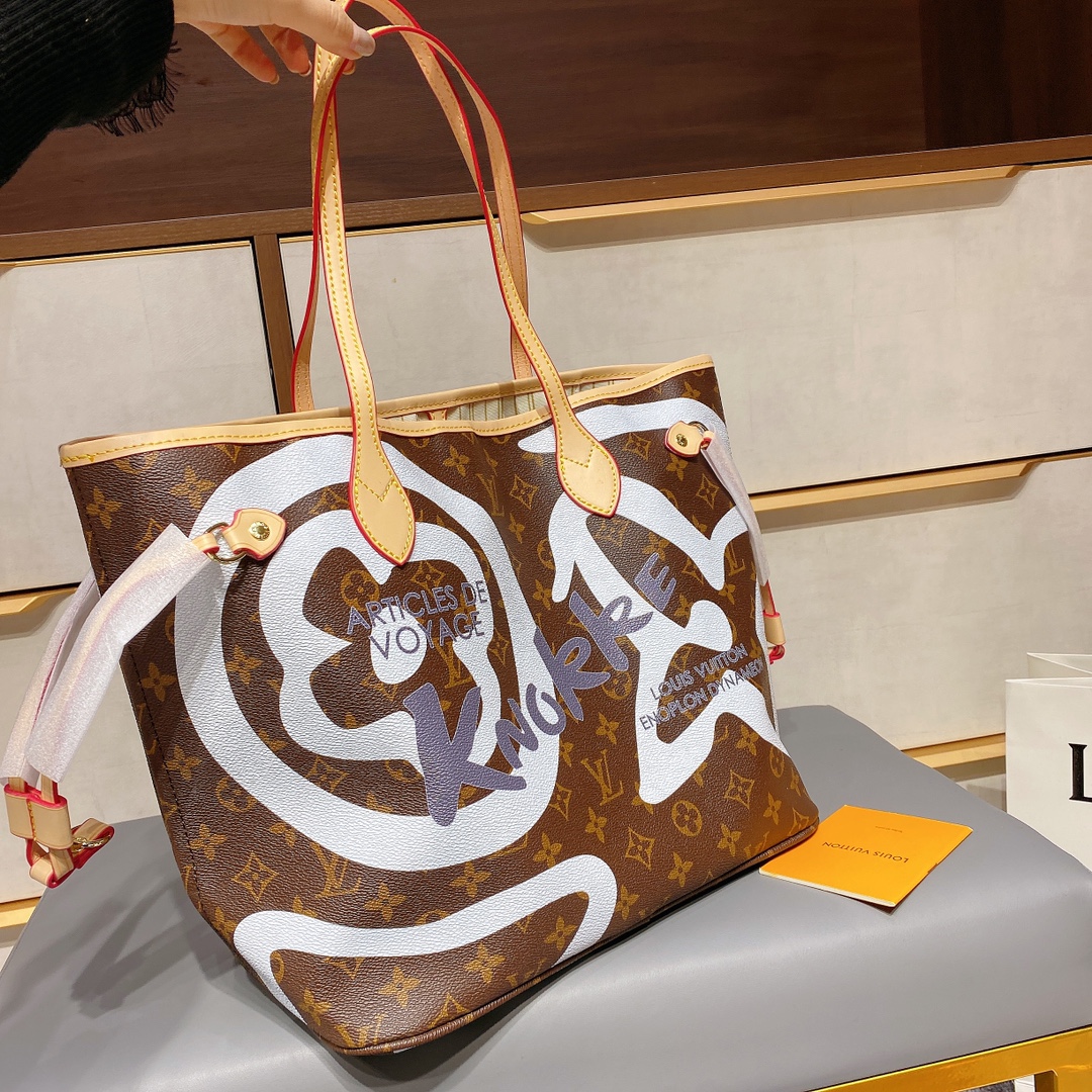 LV $80 gallery