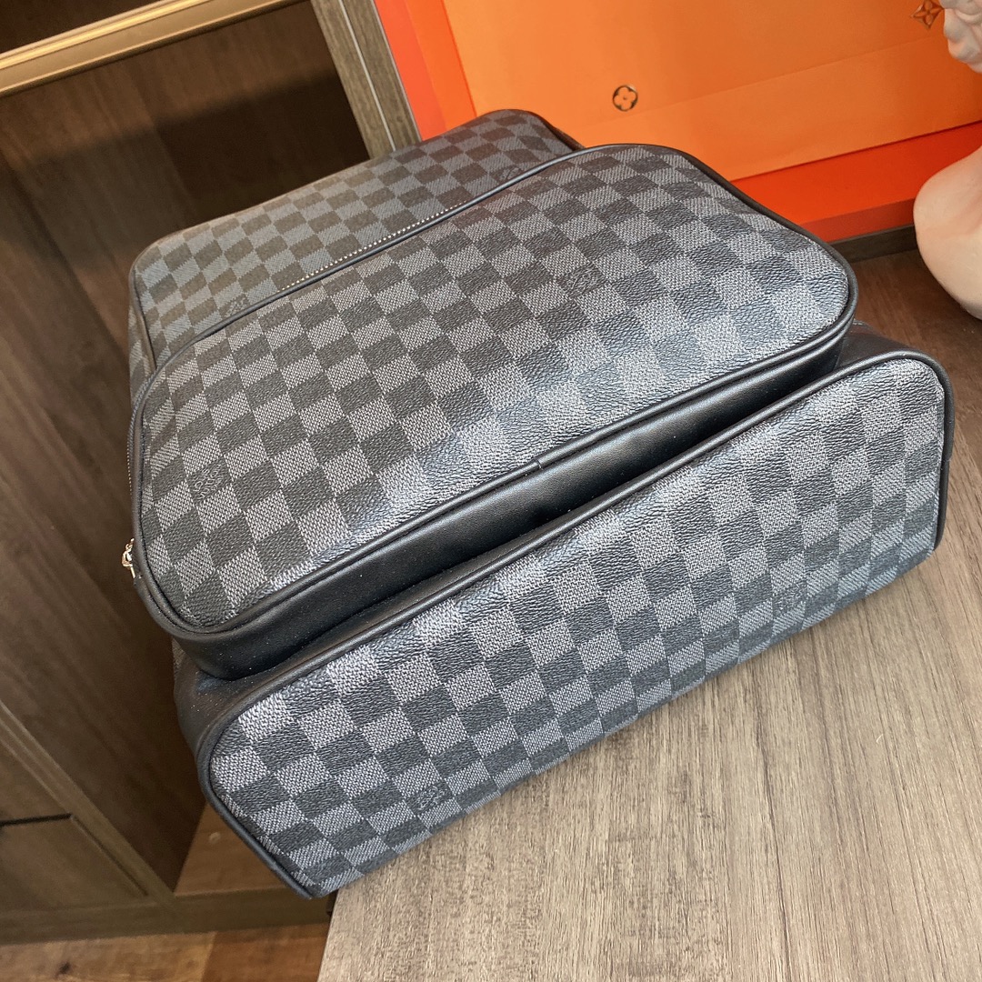 LV $80 gallery