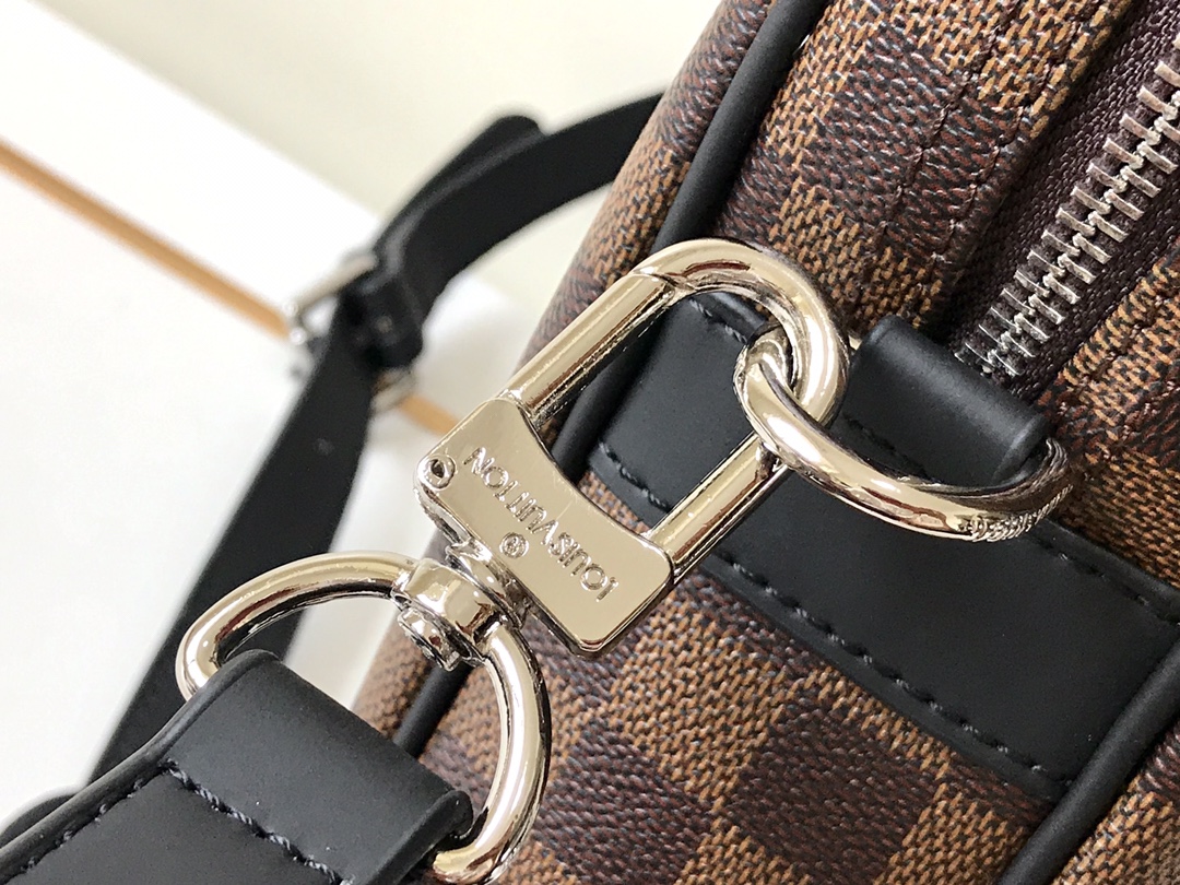 LV $80 gallery