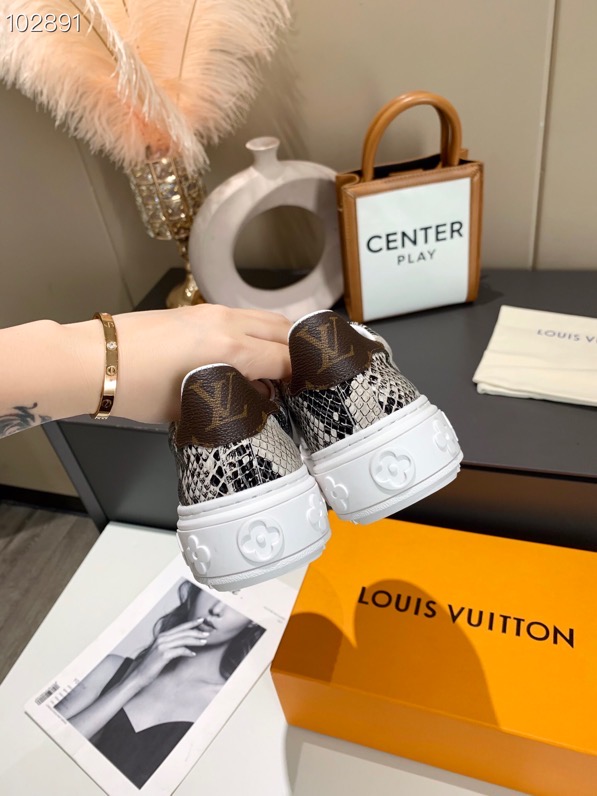 LV $80 gallery