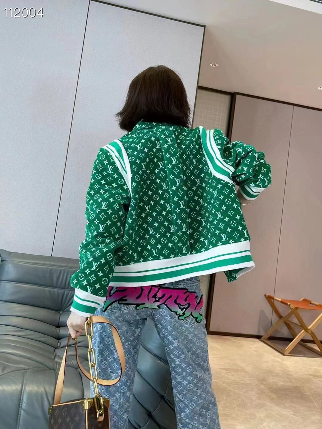 LV $80 gallery