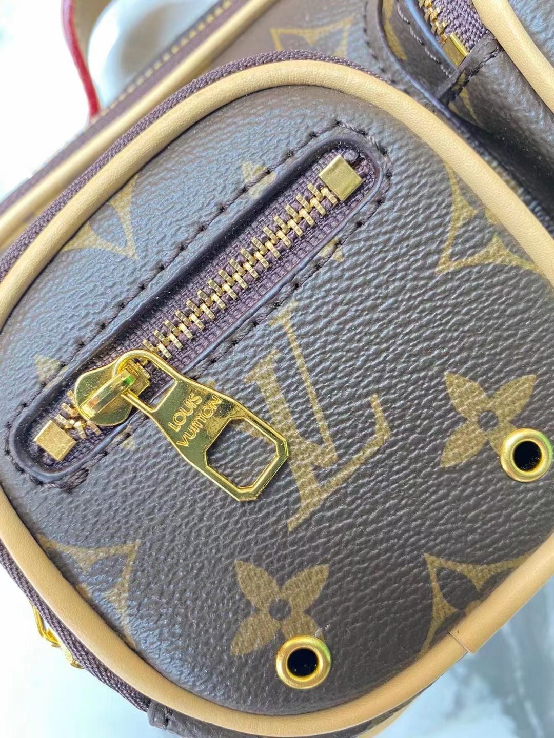 LV $80 gallery