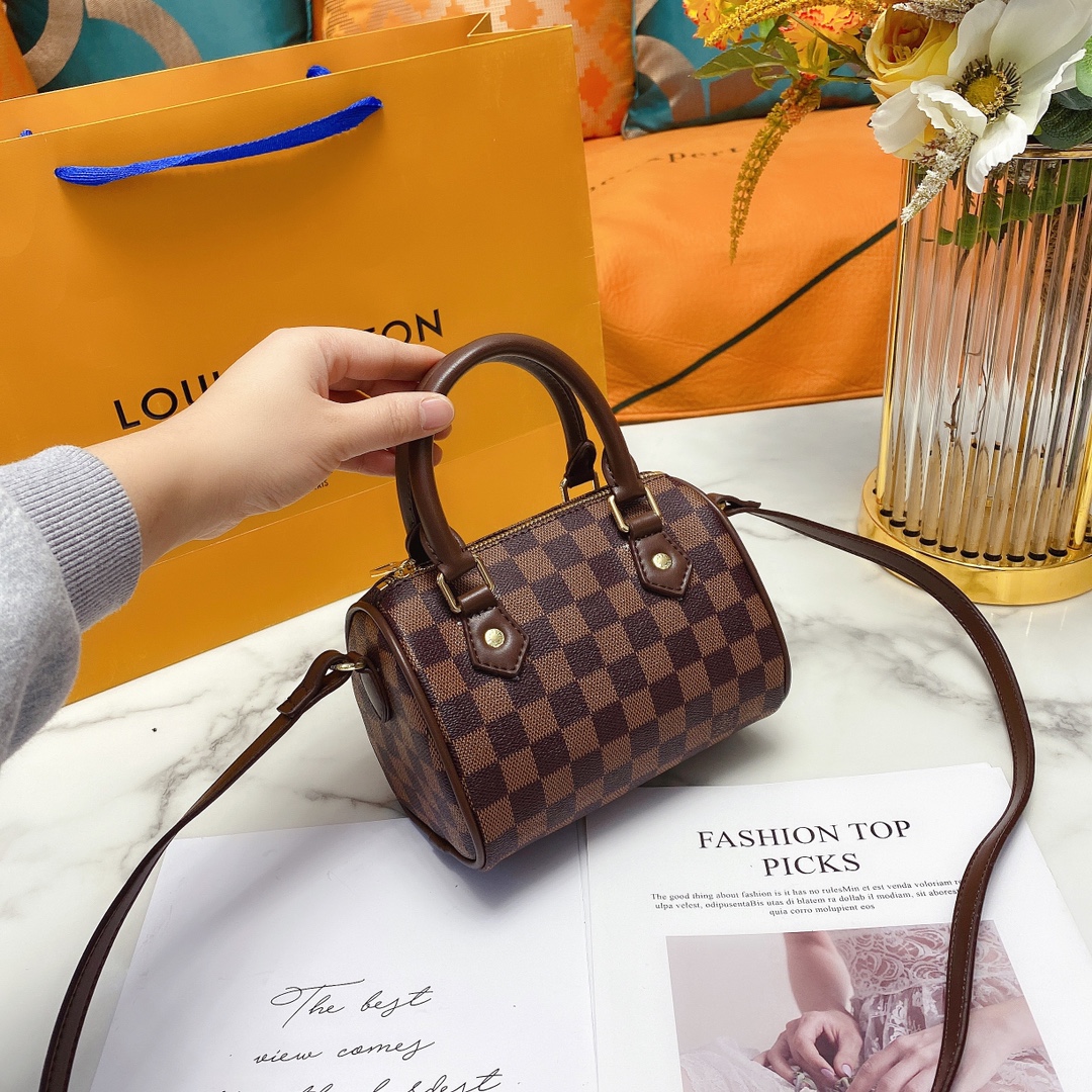 LV $80 gallery