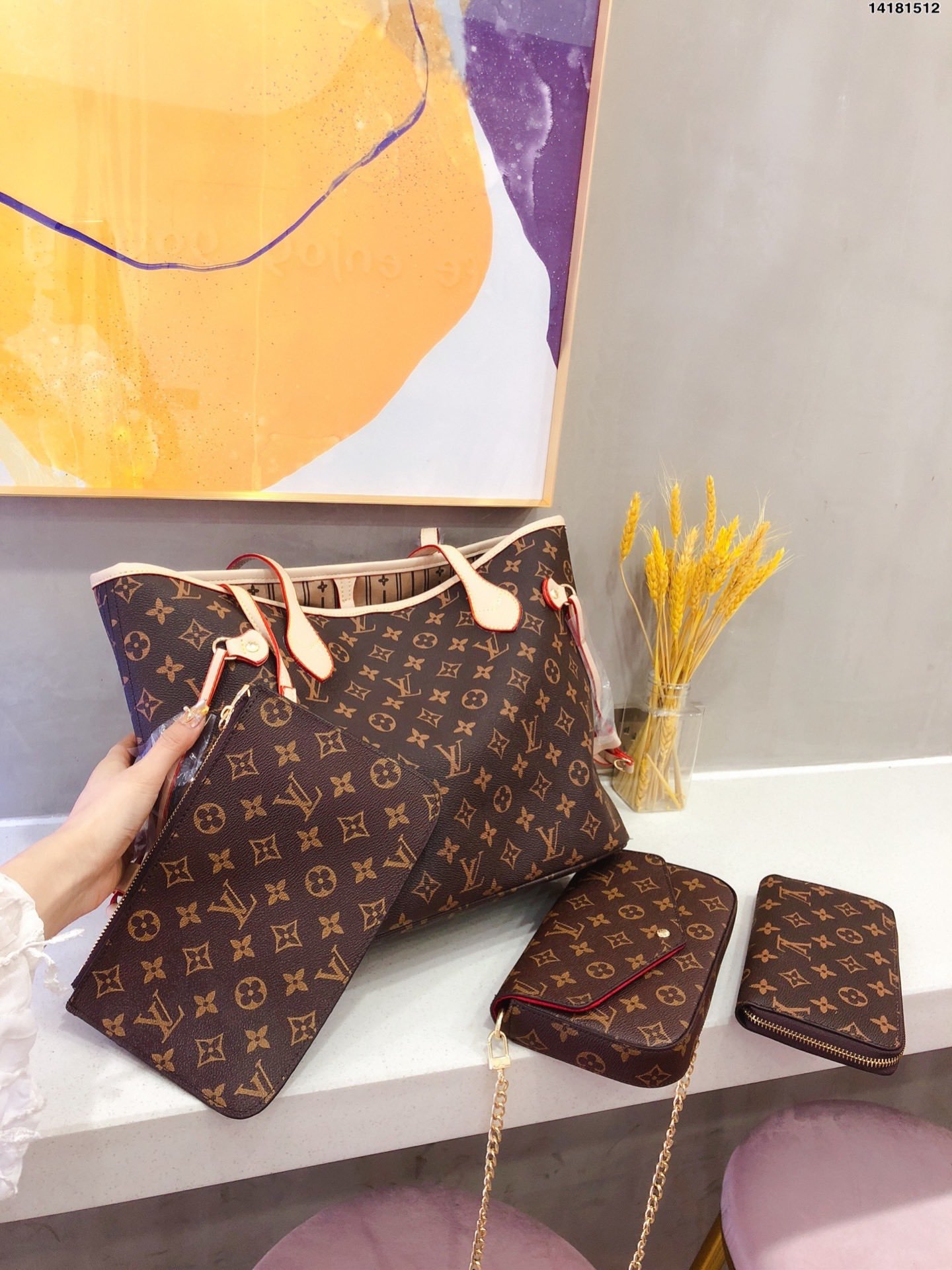 LV $80 gallery