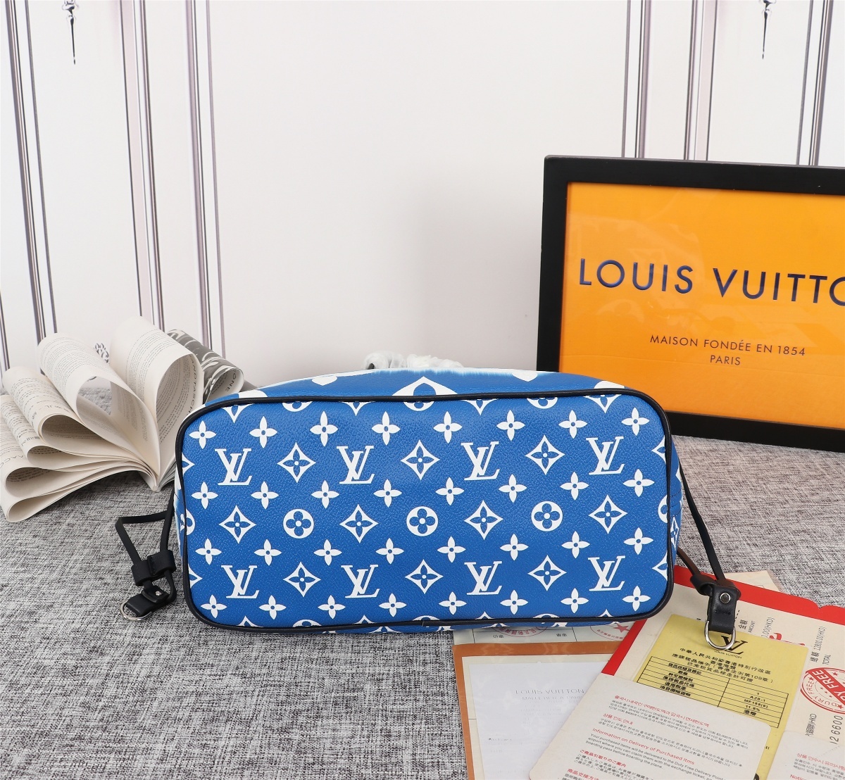 LV $80 gallery