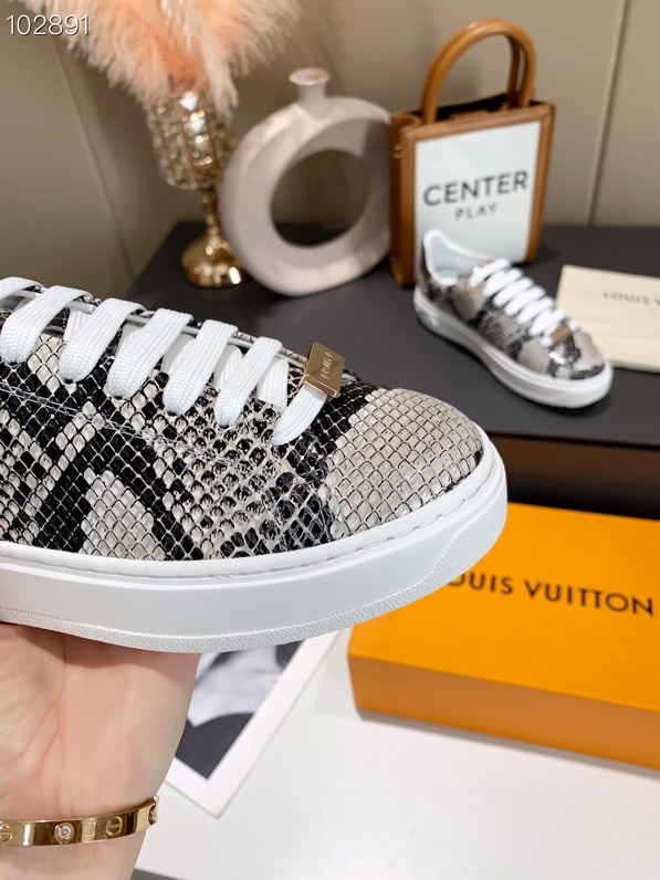 LV $80 gallery