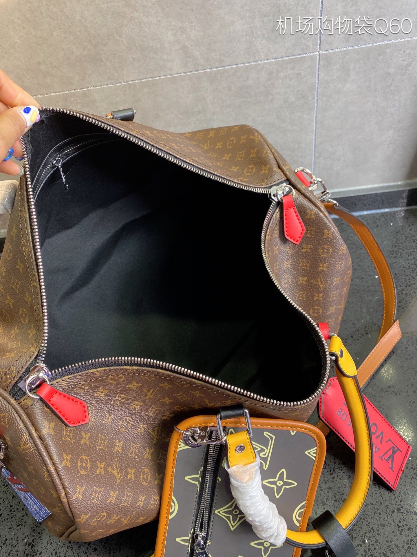 LV $80 gallery