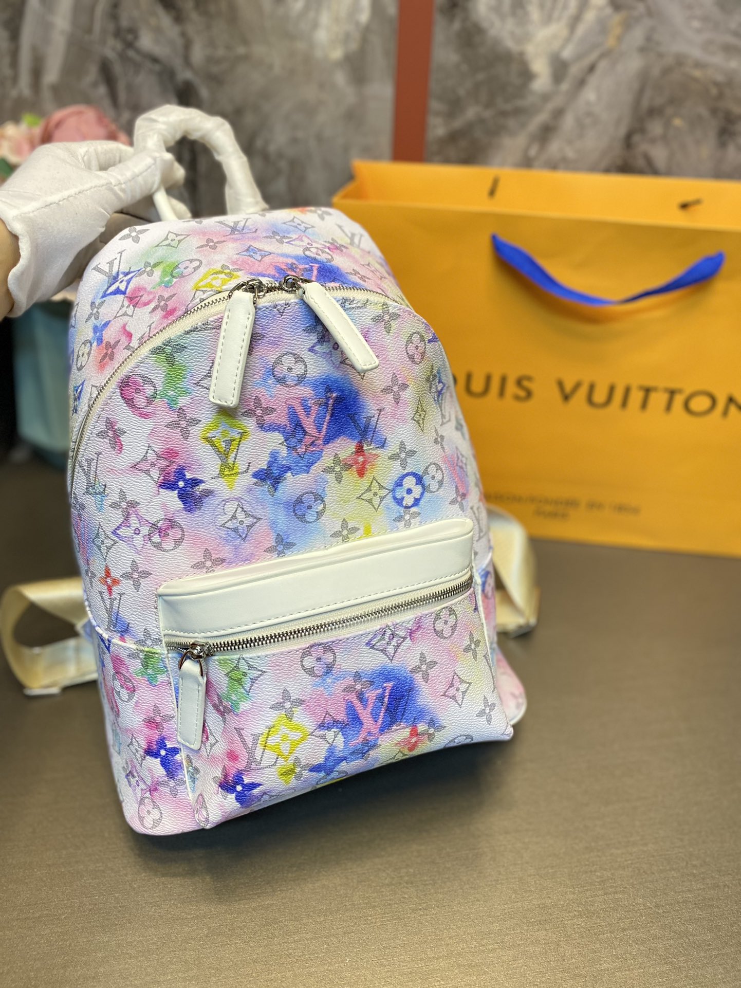 LV $80 gallery