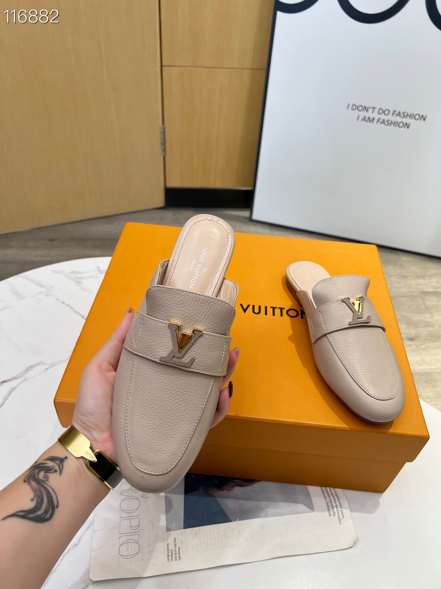 LV $80 gallery