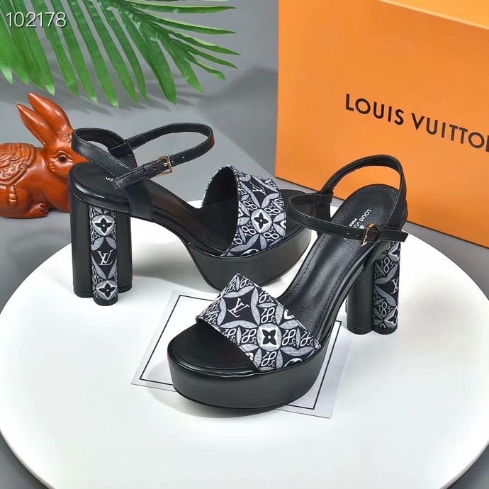 LV $80 gallery