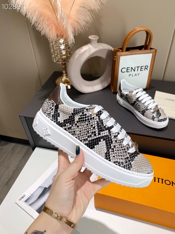 LV $80 gallery