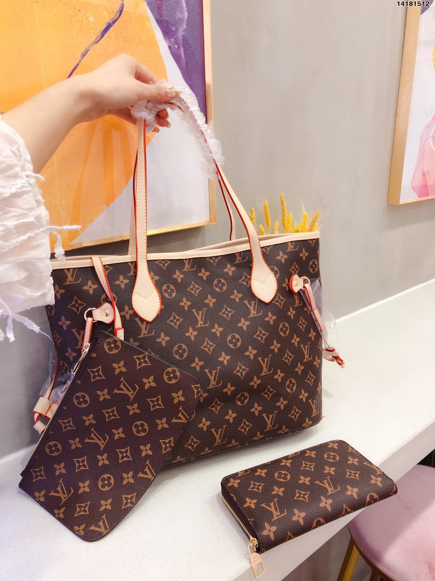 LV $80 gallery