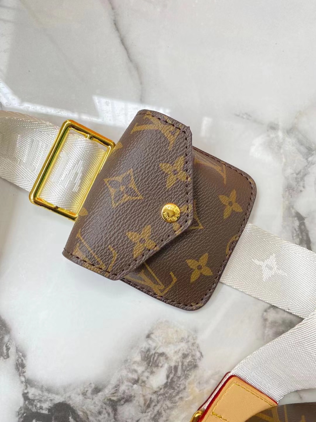 LV $80 gallery