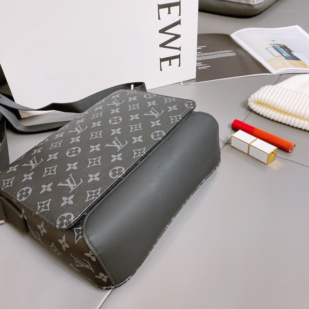 LV $80 gallery