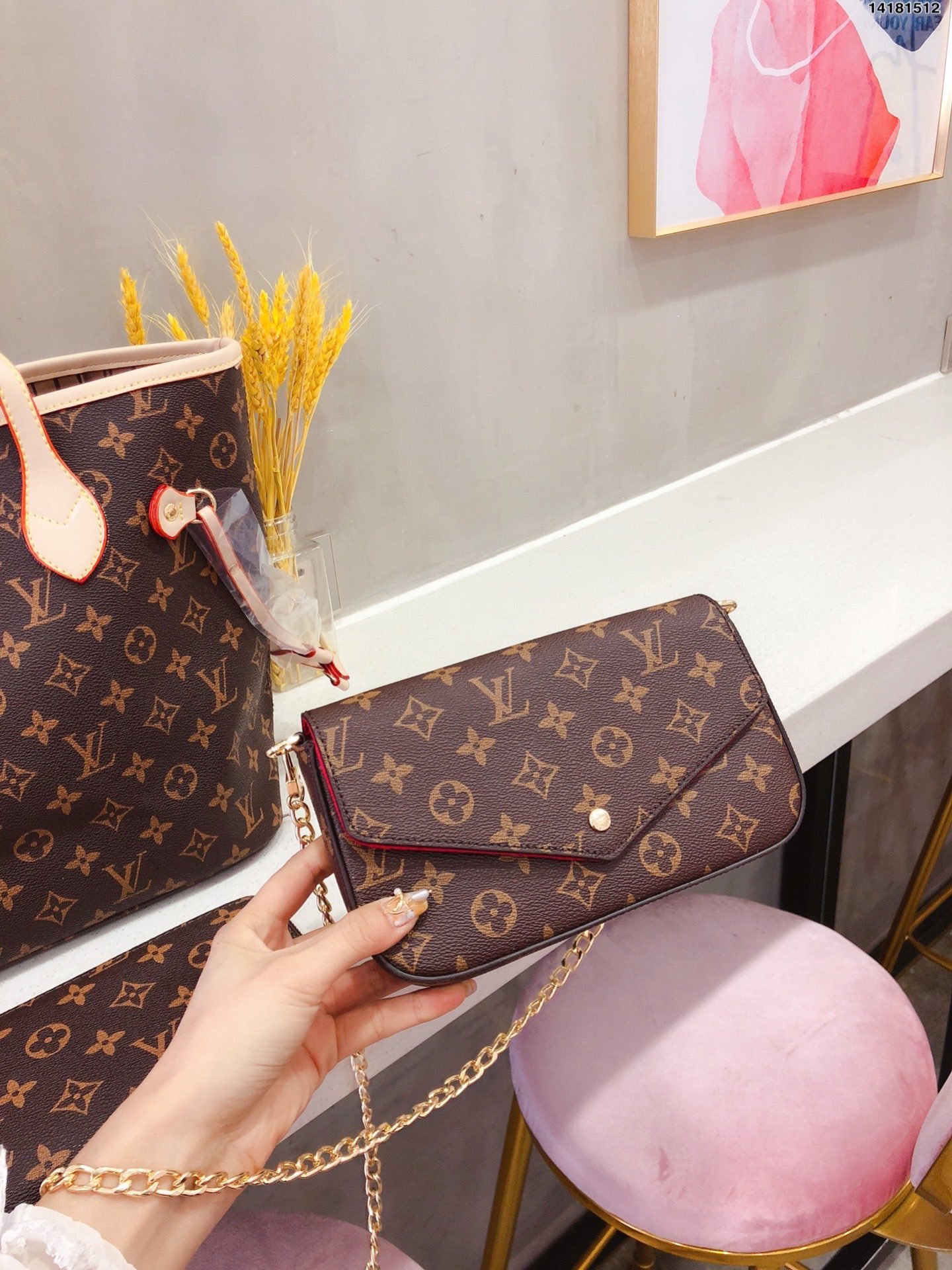 LV $80 gallery