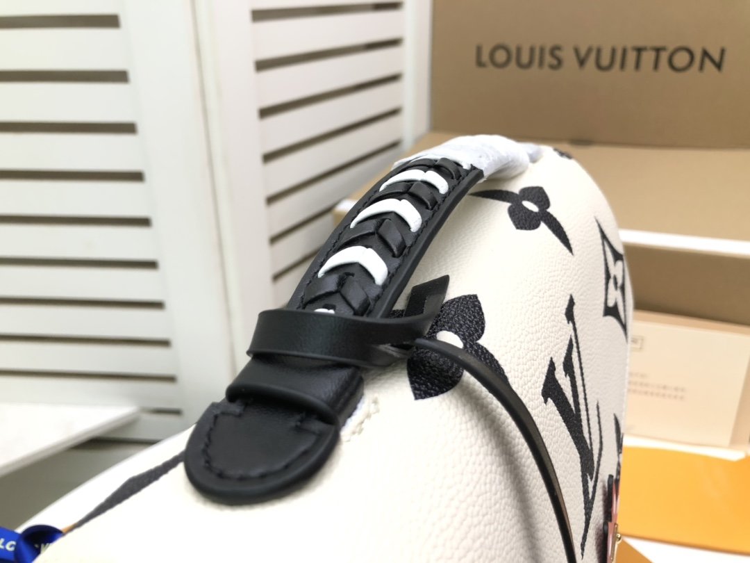 LV $80 gallery