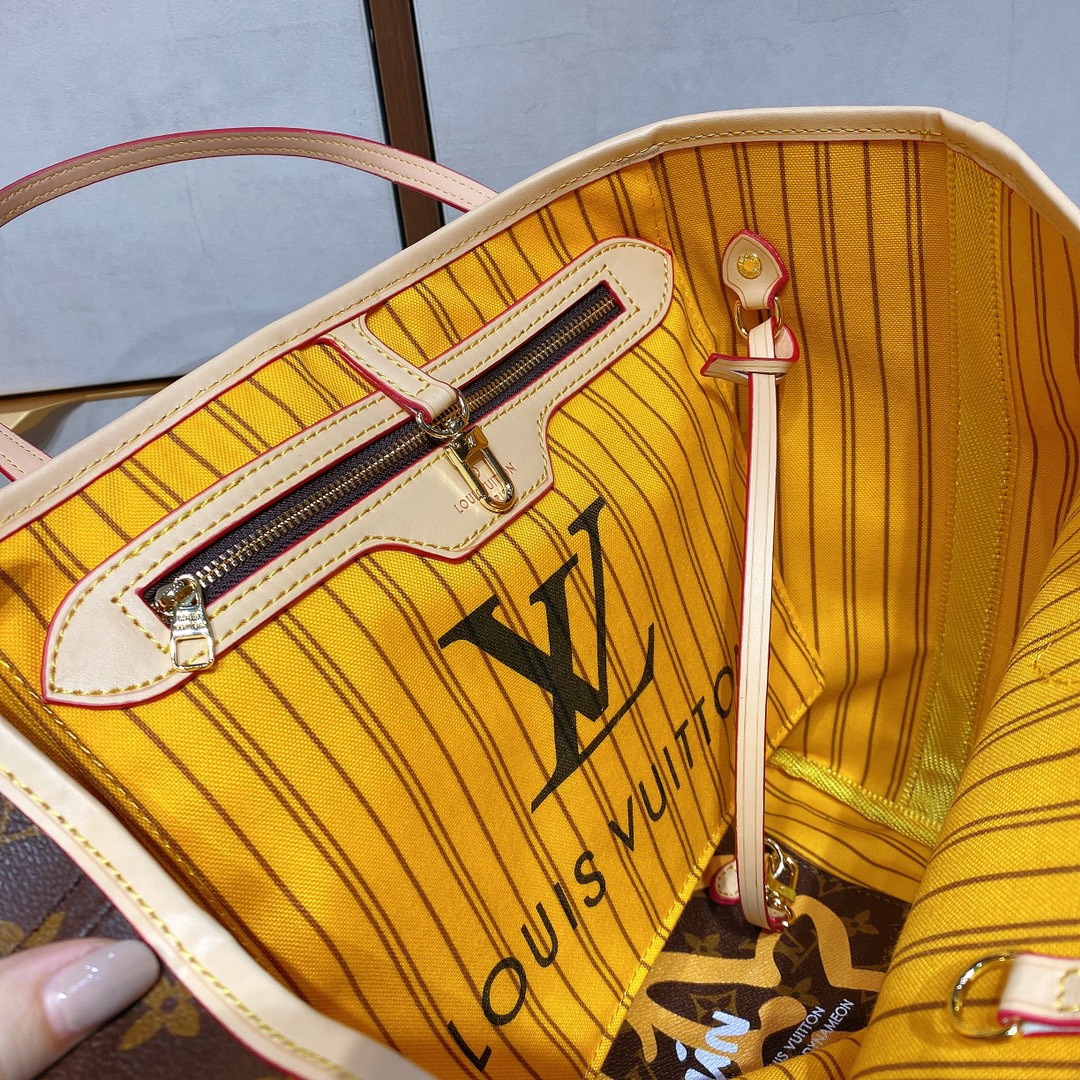 LV $80 gallery