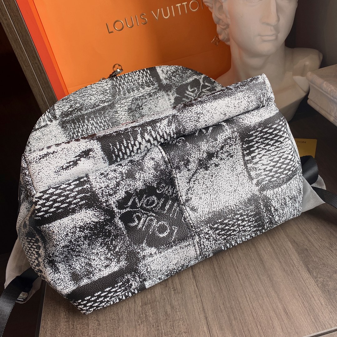 LV $80 gallery