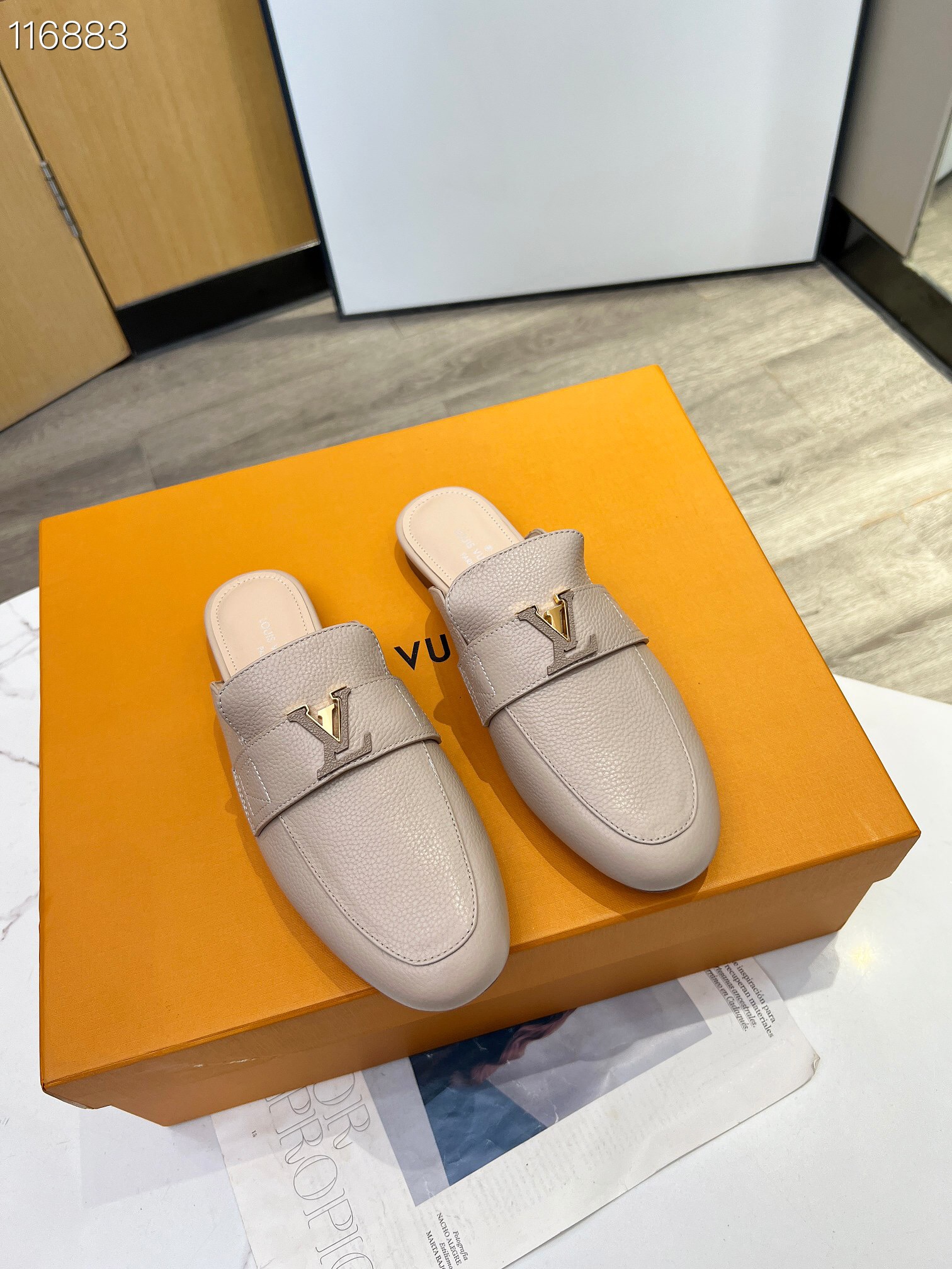 LV $80 gallery