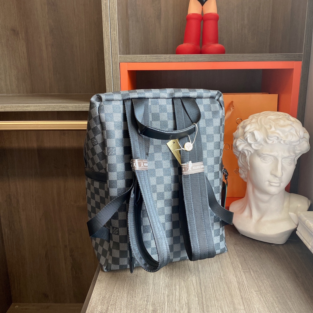 LV $80 gallery