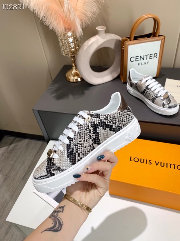 LV $80 gallery