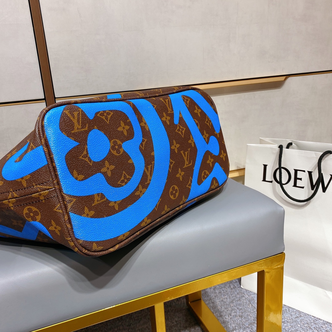 LV $80 gallery