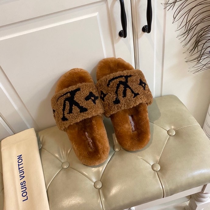 LV $80 gallery