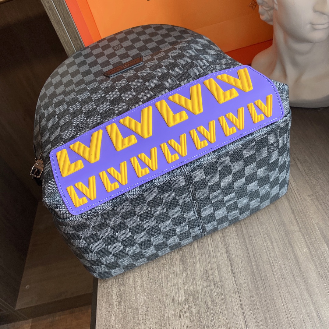 LV $80 gallery