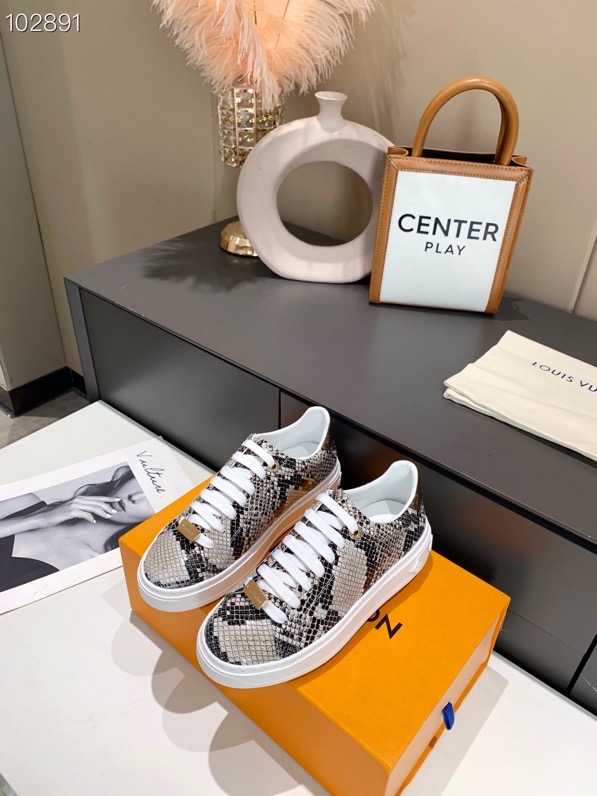 LV $80 gallery