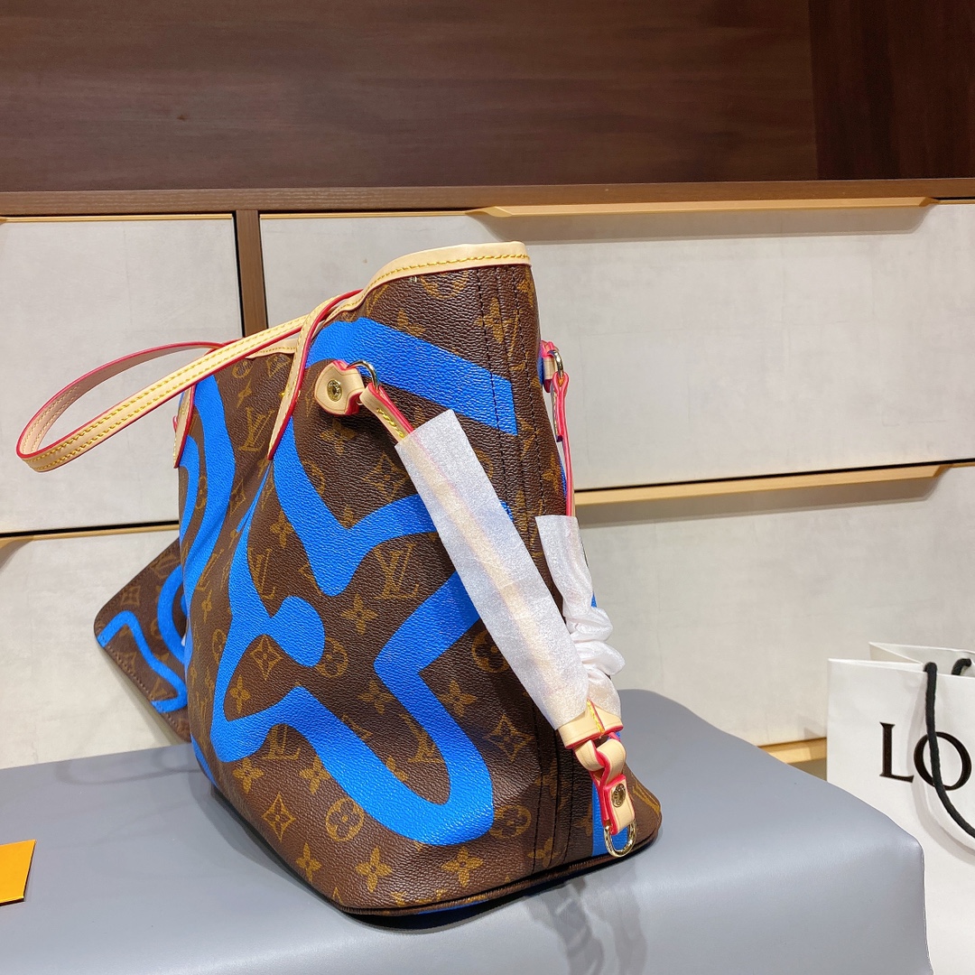 LV $80 gallery