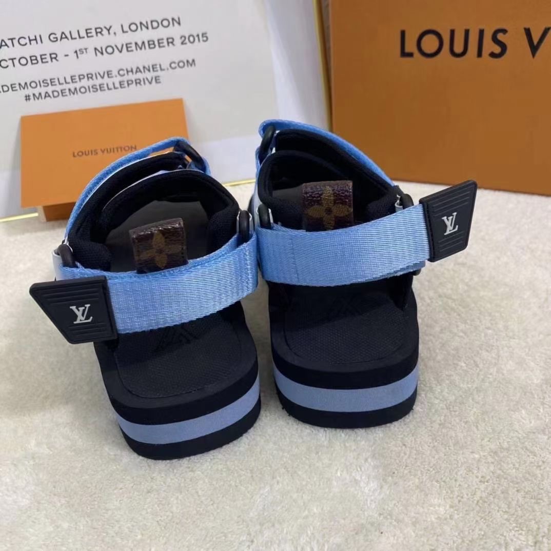 LV $81 gallery