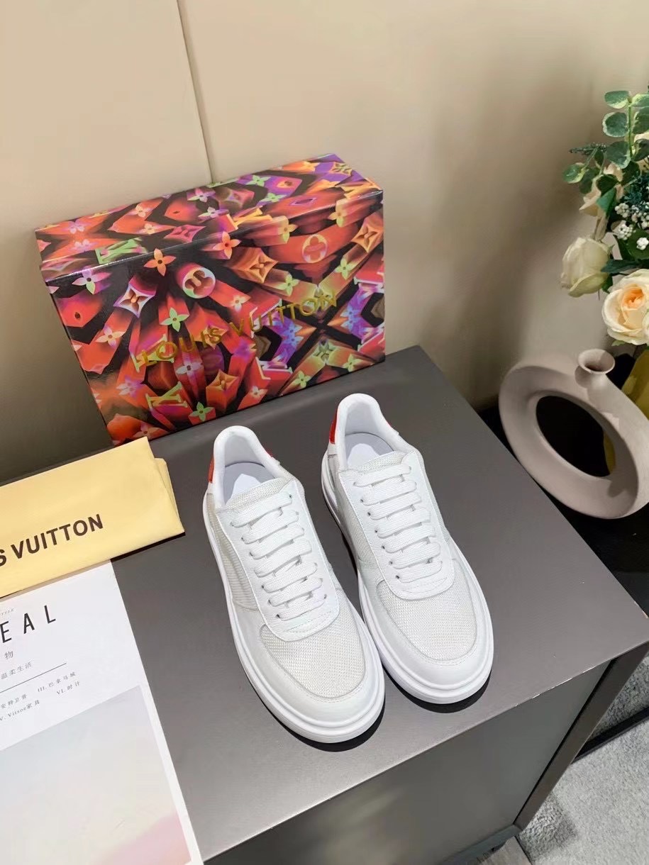 LV $81 gallery