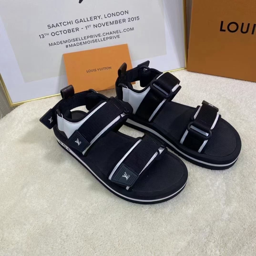 LV $81 gallery