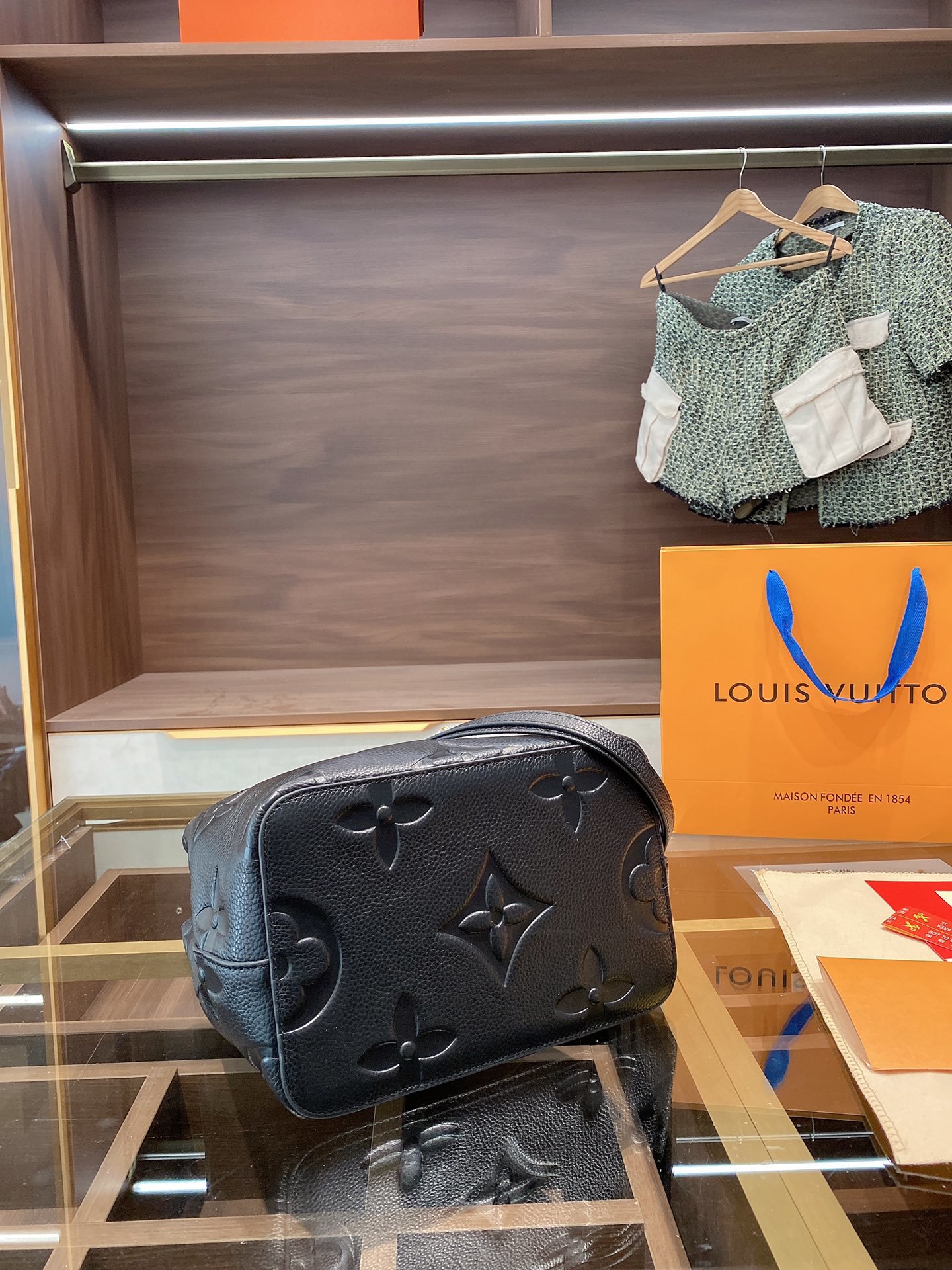 LV $81 gallery