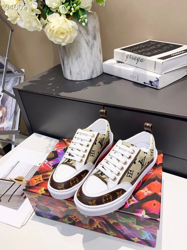 LV $81 gallery