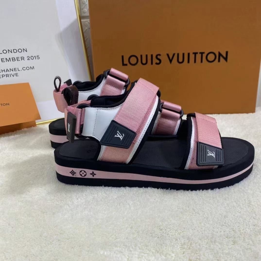 LV $81 gallery