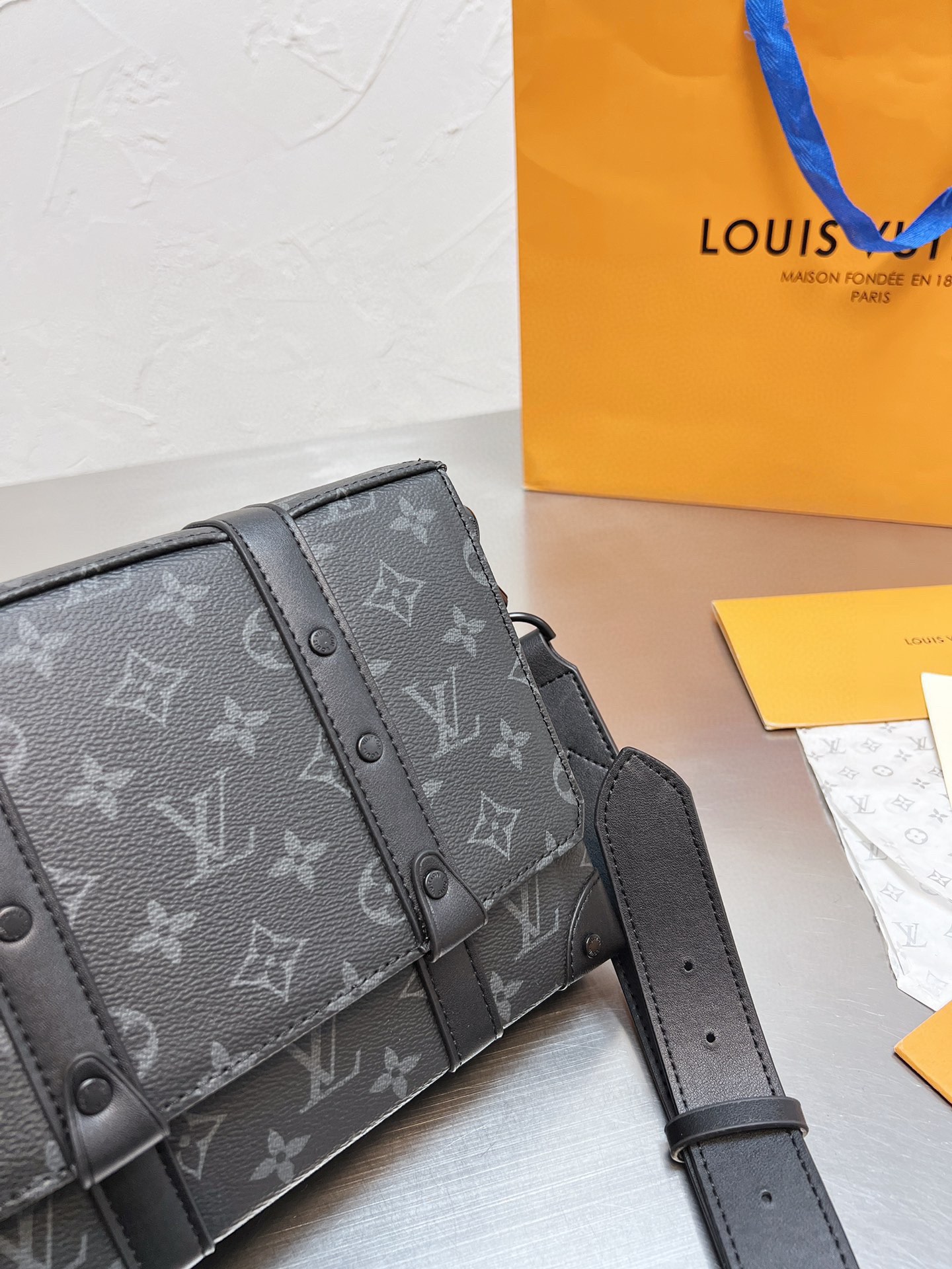 LV $81 gallery