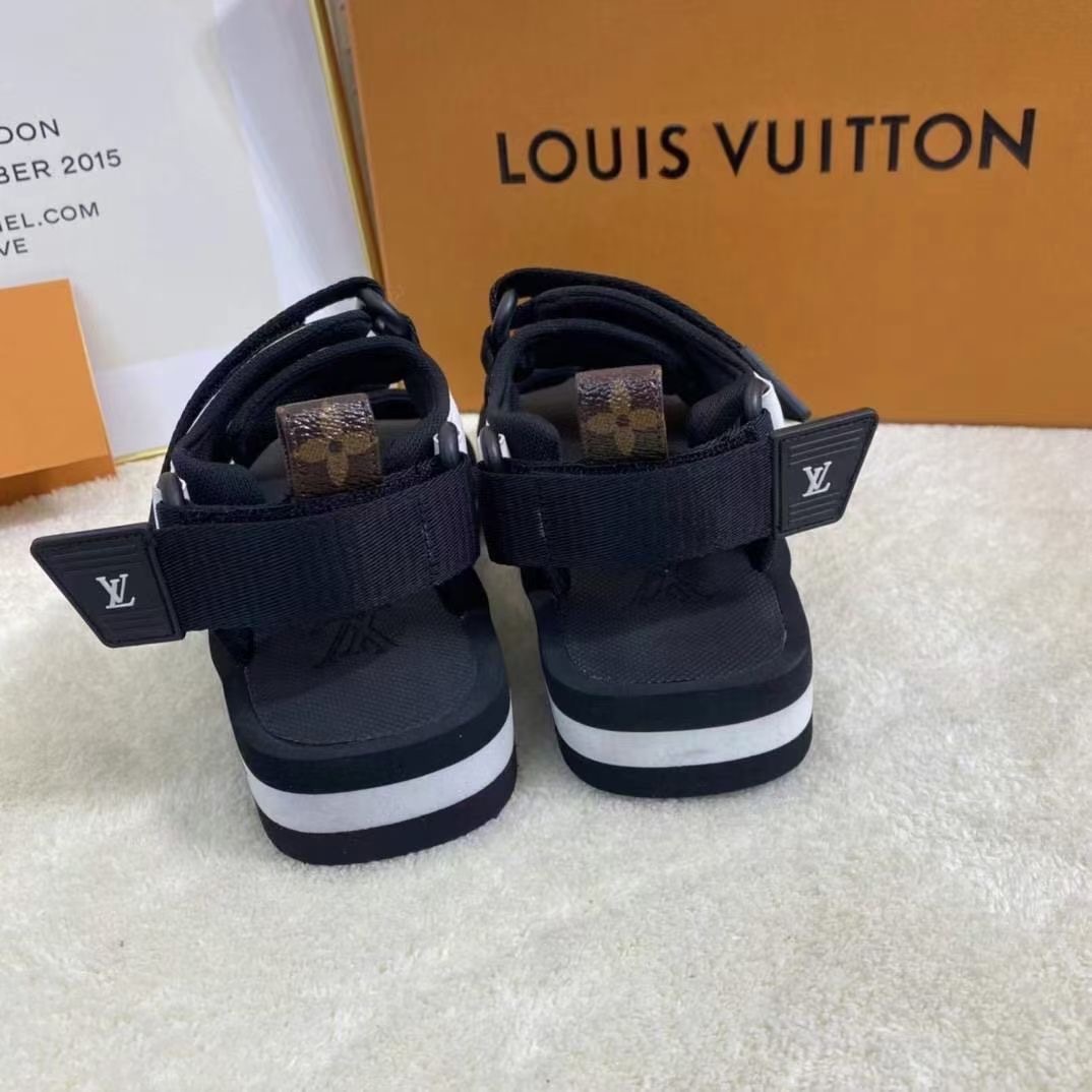 LV $81 gallery