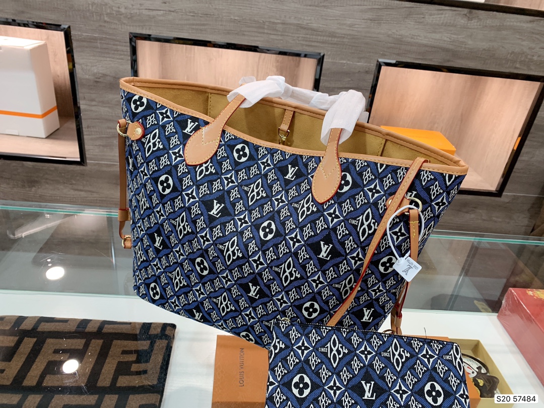 LV $81 gallery