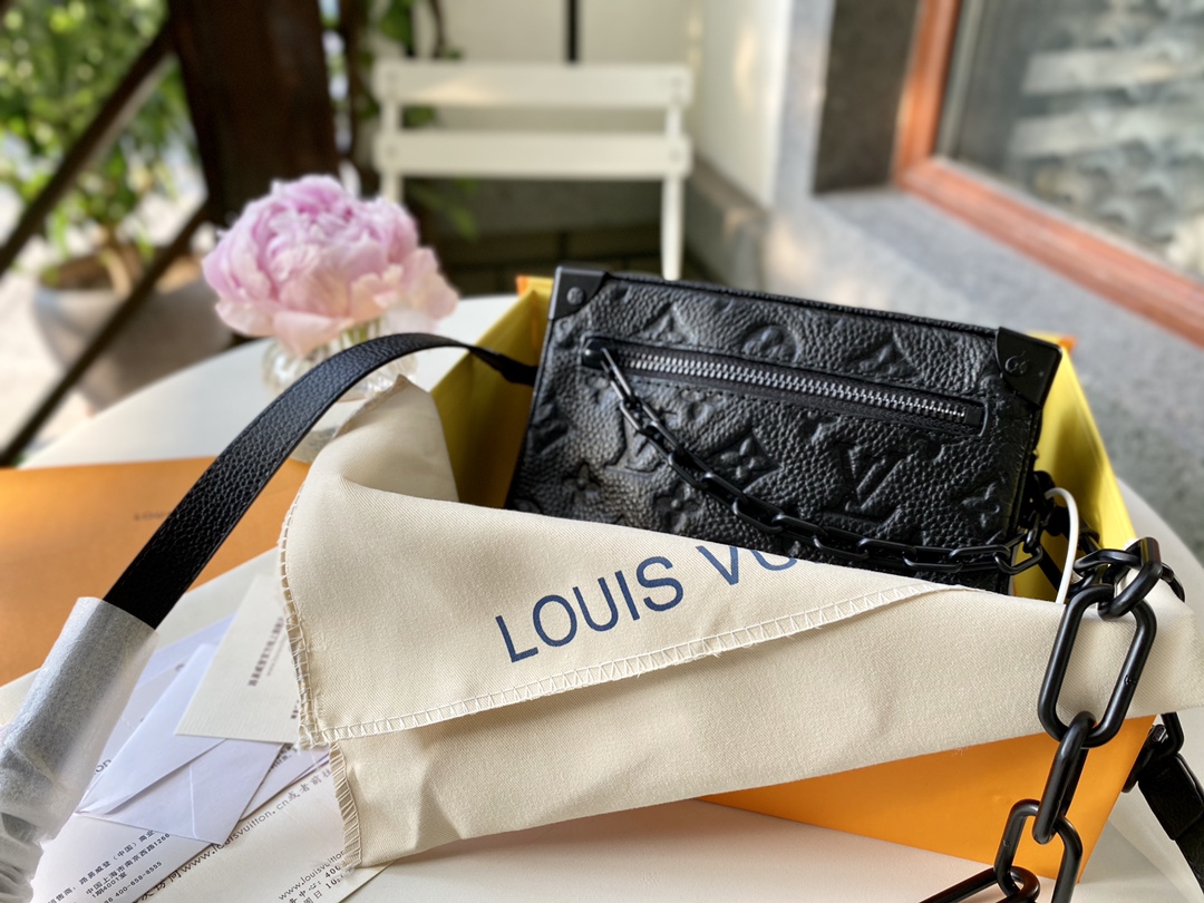 LV $81 gallery