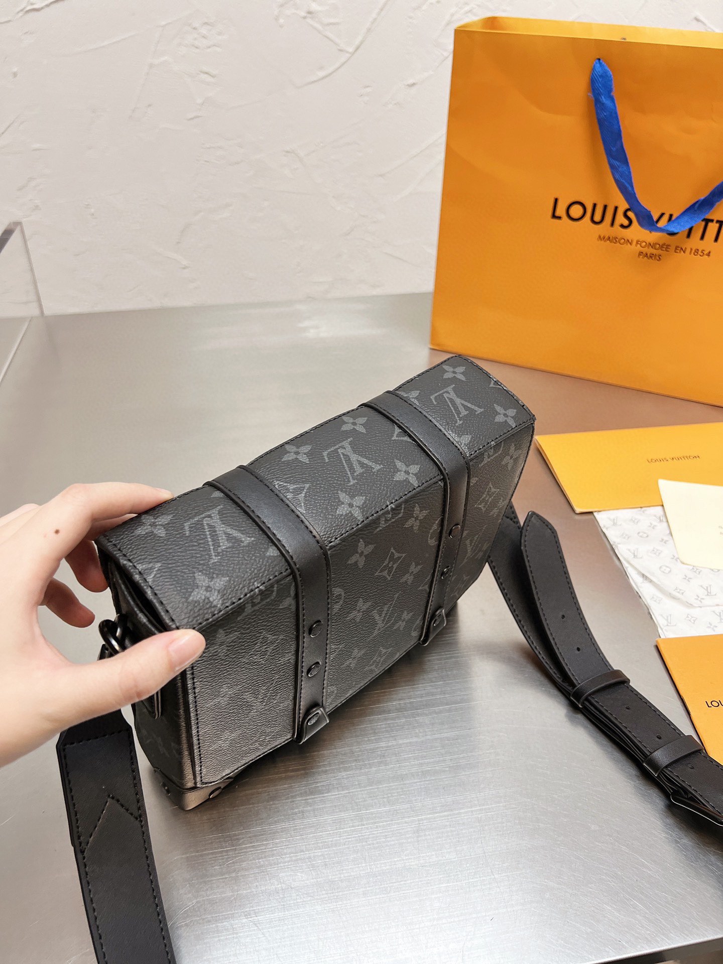 LV $81 gallery