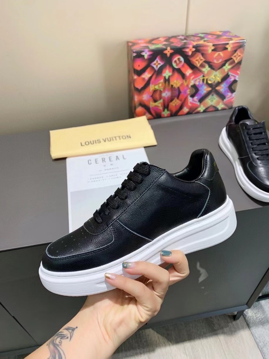 LV $81 gallery